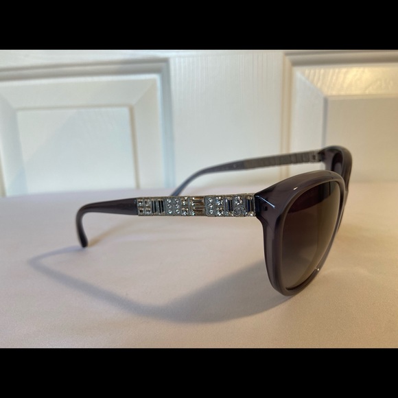 🤍$650. Chanel Top of the line Iconic “Bijou” Trans. Gray with Strass Crystals! - Picture 8 of 15